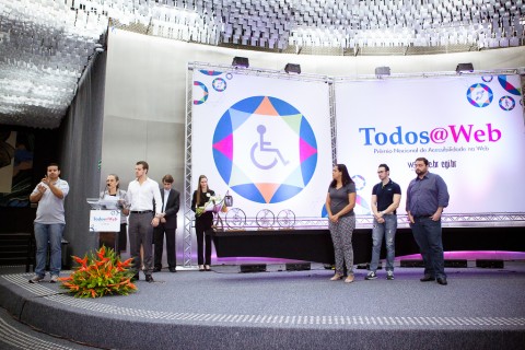 Sônia e Tadzo no palco.
