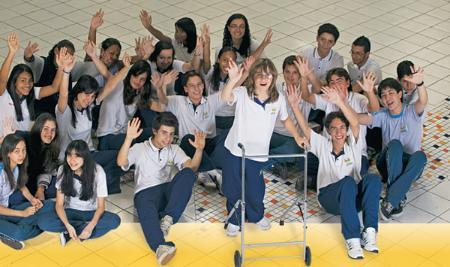 Mônica na escola com os demais alunos Mônica na escola com os demais alunos