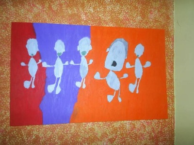 Tela com personagens boquiabertas.