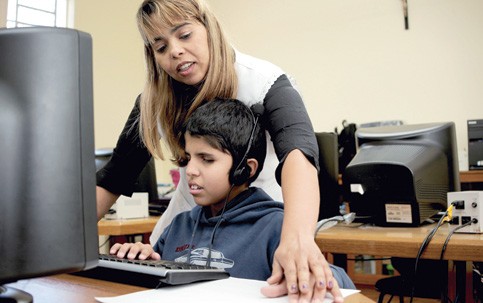 Giovany Oliveira: computador e braile Giovany Oliveira: computador e braile